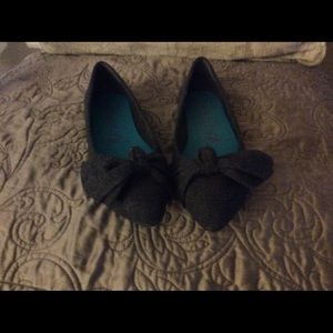 Grey flannel Blowfish Malibu Bow flats, size 10